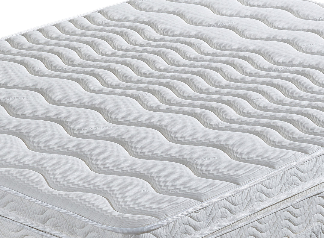 Top surface of The Flow Drift Cloud 2000 mattress with quilted box top and soft finish