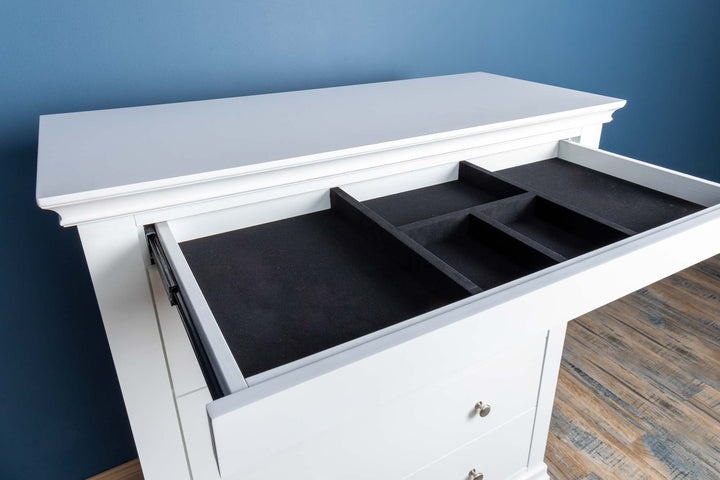 Chilgrove Bright White 4 + 1 Drawer Chest of Drawers - B GRADE - The Oak Bed Store