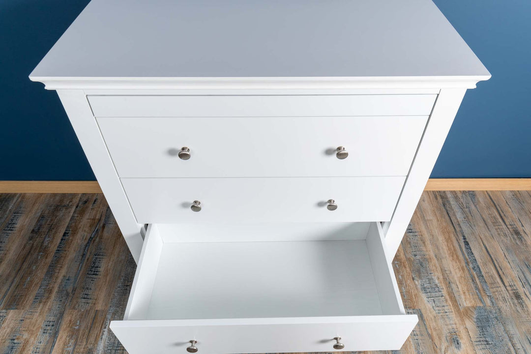 Chilgrove Bright White 4 + 1 Drawer Chest of Drawers - B GRADE - The Oak Bed Store