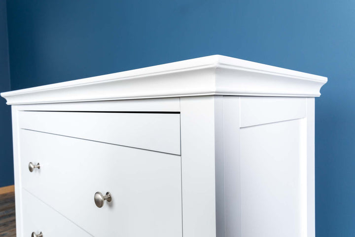 Chilgrove Bright White 4 + 1 Drawer Chest of Drawers - B GRADE - The Oak Bed Store
