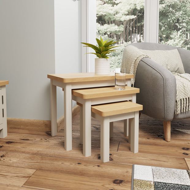 Roman Nest of 3 Tables
